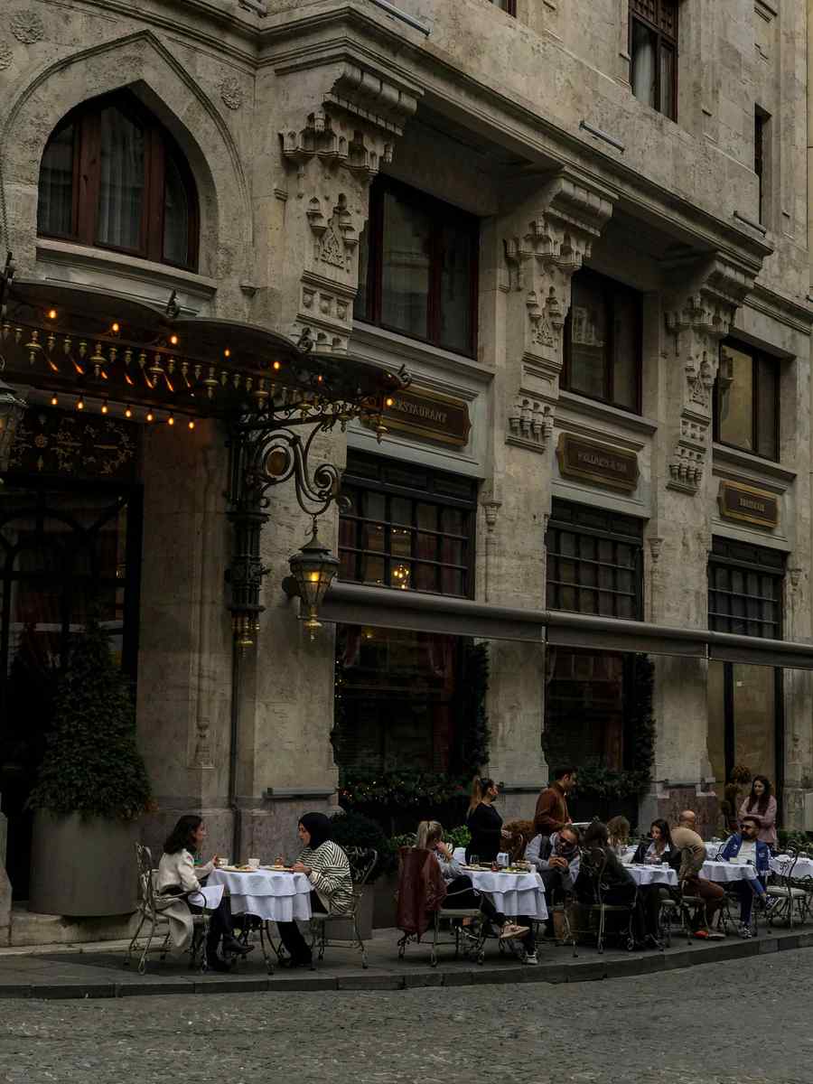 Optimizing Airbnb Amenities for Enhanced Guest Satisfaction