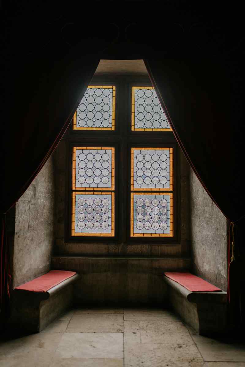 Craft Captivating Airbnb Listing Titles: A Guide to Attracting Guests