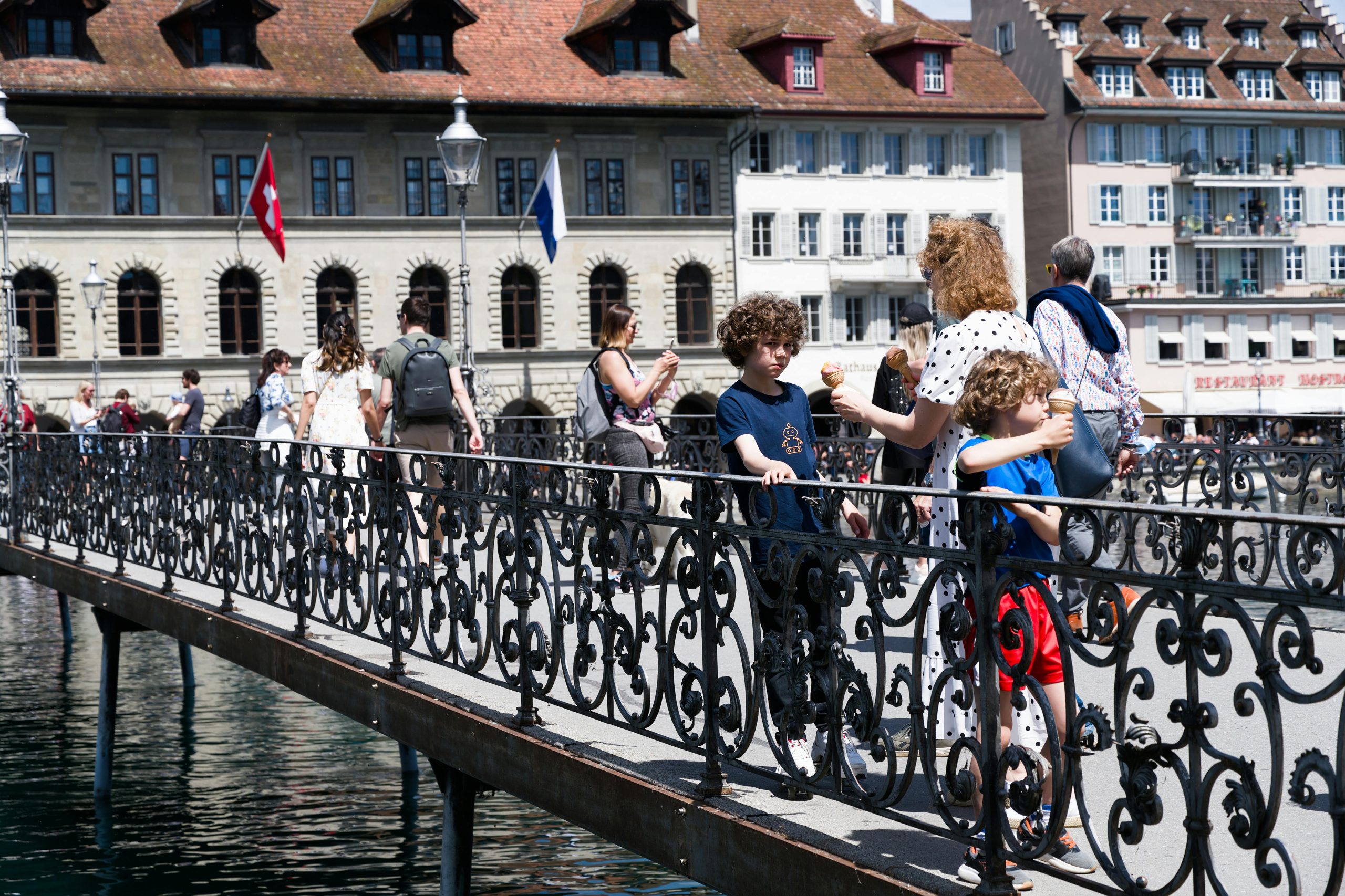 Luxury lakeside villas Lake Como professional manage…